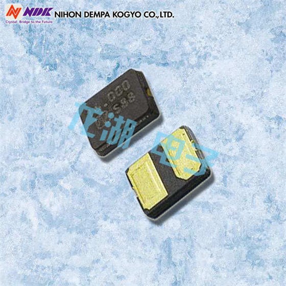 圈頸掛式1MORE耳機攜帶SMD 3225晶振完成時尚蛻變